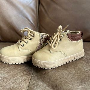 Baby Gap Shoes size 6